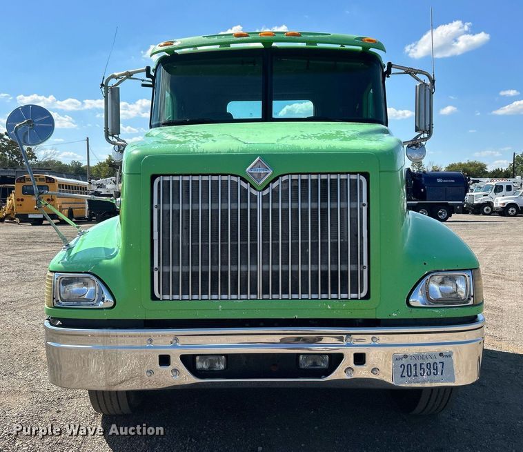 image for item EG1029 2008 International  9200i semi truck