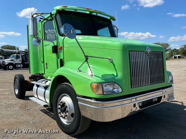 image for item EG1029 2008 International  9200i semi truck