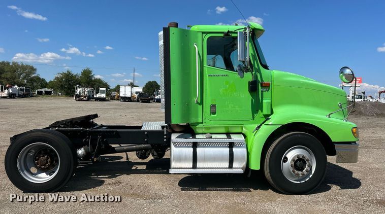 image for item EG1029 2008 International  9200i semi truck