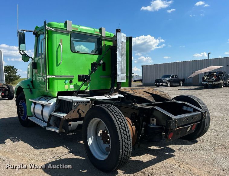 image for item EG1029 2008 International  9200i semi truck