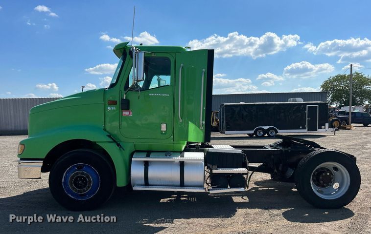 image for item EG1029 2008 International  9200i semi truck