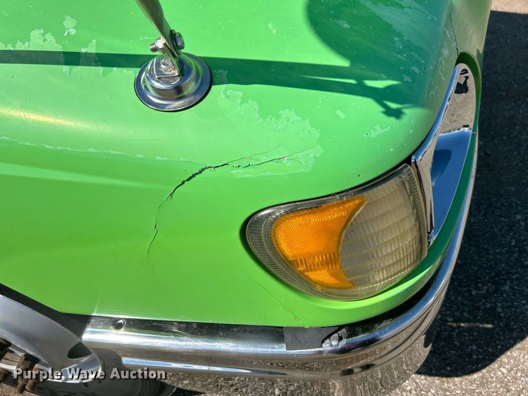 image for item EG1029 2008 International  9200i semi truck