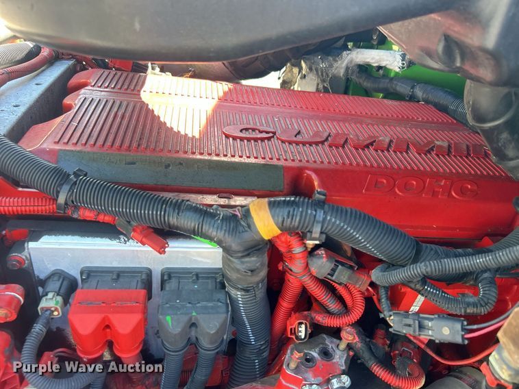 image for item EG1029 2008 International  9200i semi truck