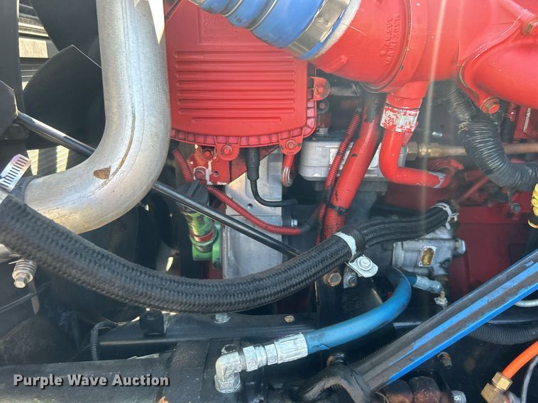 image for item EG1029 2008 International  9200i semi truck