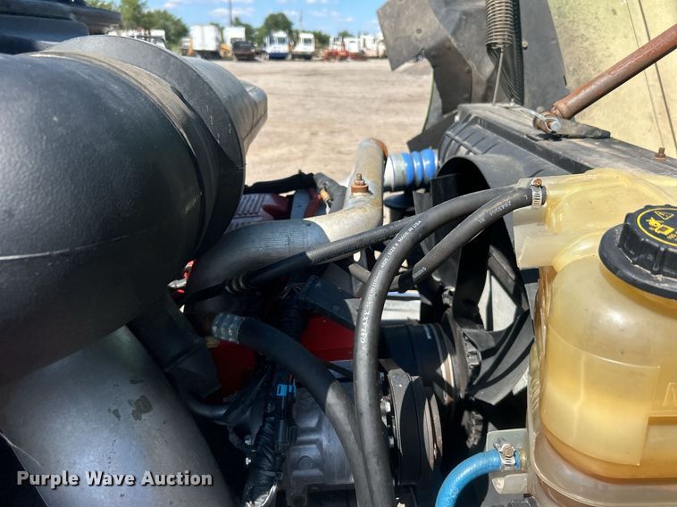 image for item EG1029 2008 International  9200i semi truck