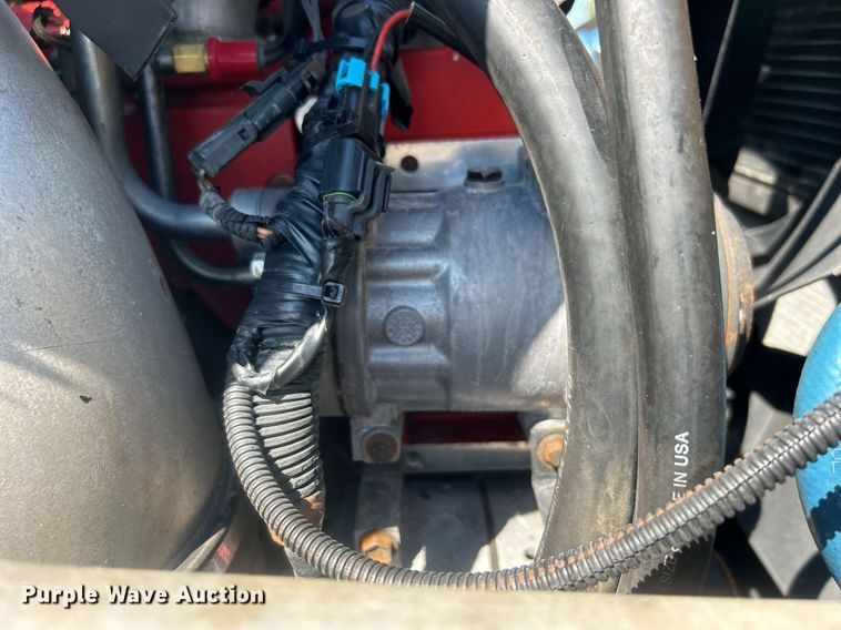 image for item EG1029 2008 International  9200i semi truck