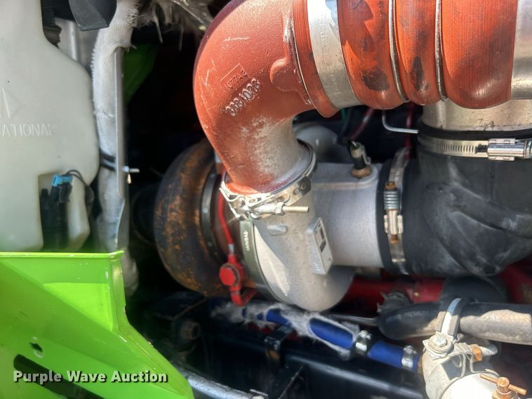 image for item EG1029 2008 International  9200i semi truck