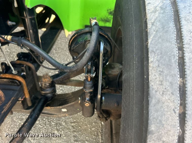 image for item EG1029 2008 International  9200i semi truck