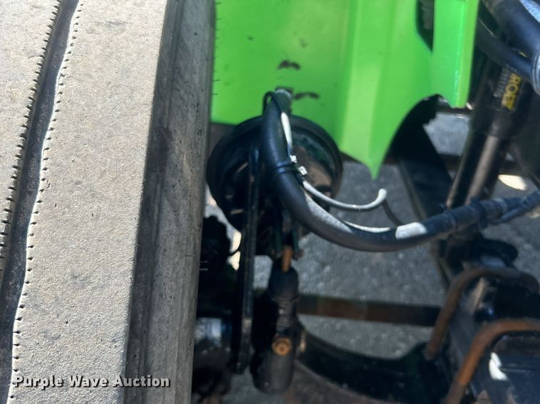 image for item EG1029 2008 International  9200i semi truck