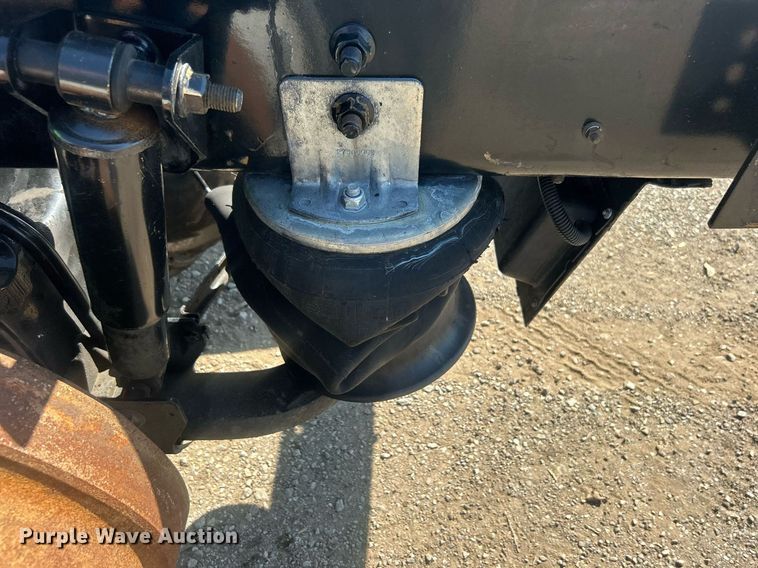 image for item EG1029 2008 International  9200i semi truck