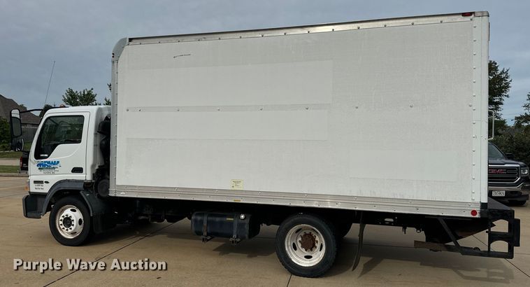 image for item EH7004 2007 Ford LCF 450 Box truck