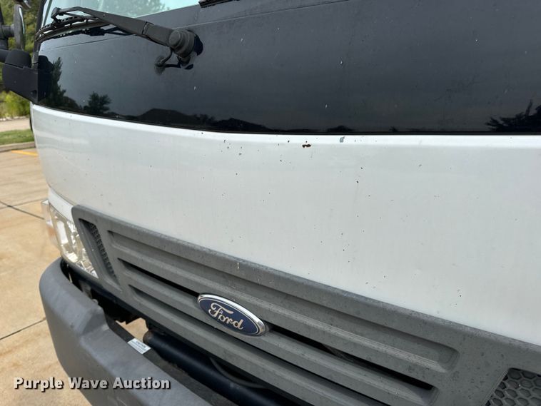 image for item EH7004 2007 Ford LCF 450 Box truck