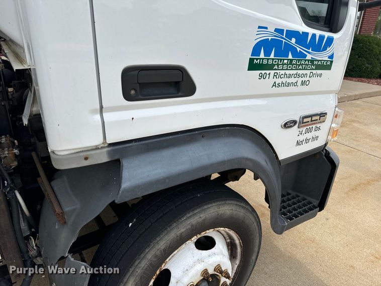 image for item EH7004 2007 Ford LCF 450 Box truck