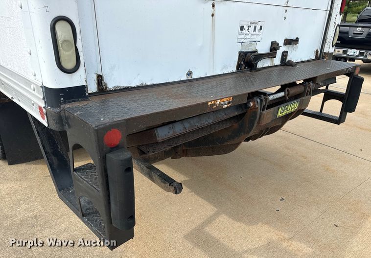 image for item EH7004 2007 Ford LCF 450 Box truck