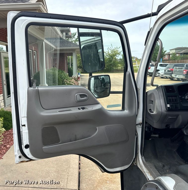 image for item EH7004 2007 Ford LCF 450 Box truck