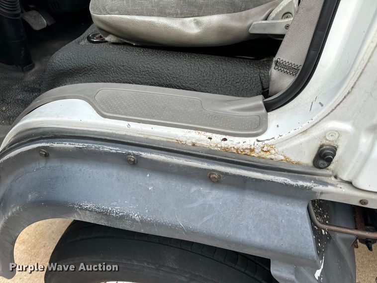 image for item EH7004 2007 Ford LCF 450 Box truck