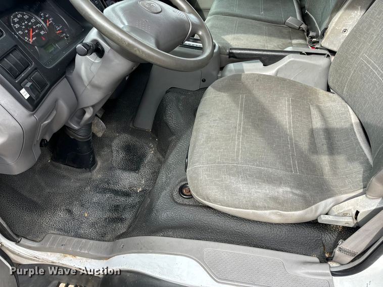 image for item EH7004 2007 Ford LCF 450 Box truck