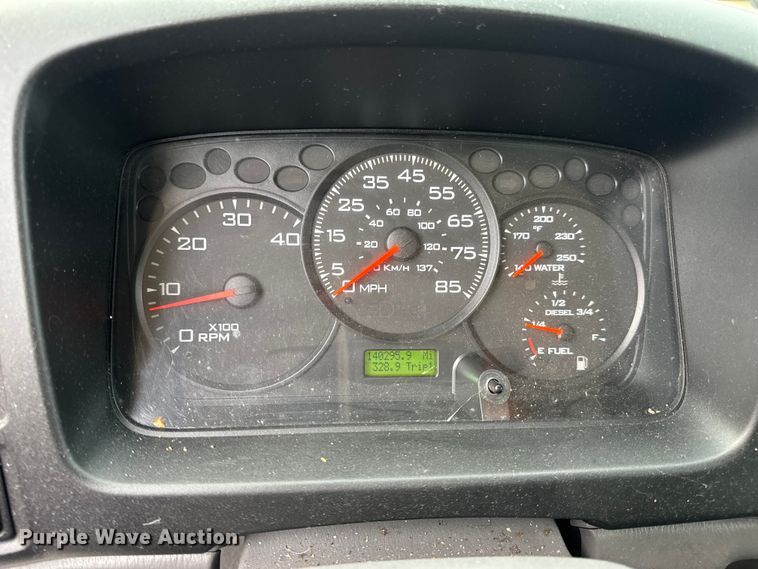 image for item EH7004 2007 Ford LCF 450 Box truck