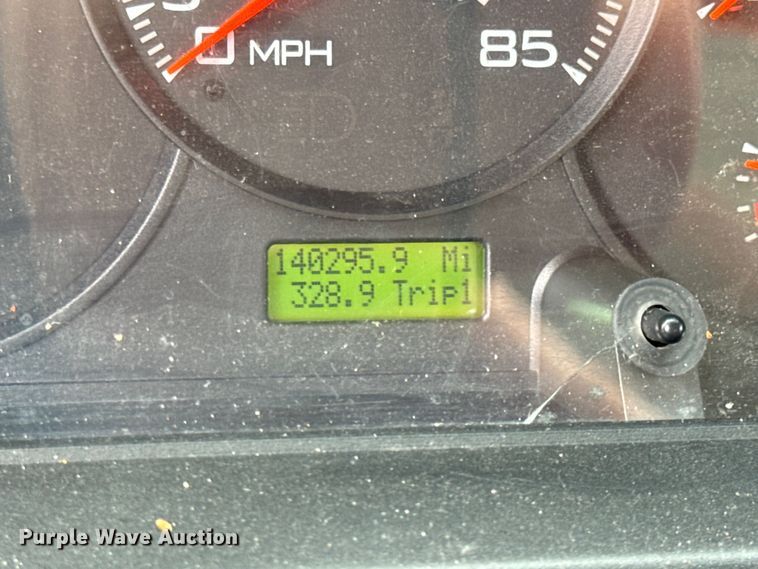 image for item EH7004 2007 Ford LCF 450 Box truck