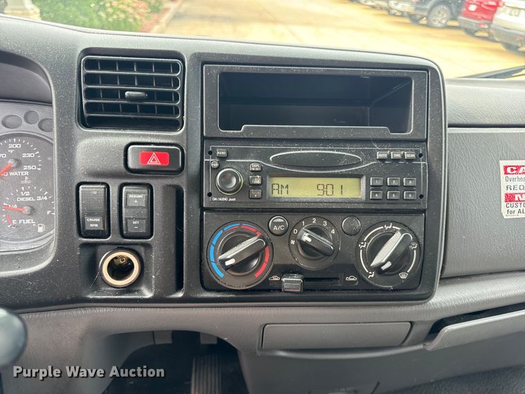 image for item EH7004 2007 Ford LCF 450 Box truck