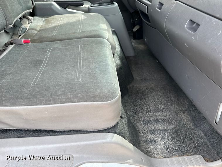 image for item EH7004 2007 Ford LCF 450 Box truck