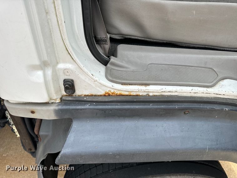 image for item EH7004 2007 Ford LCF 450 Box truck