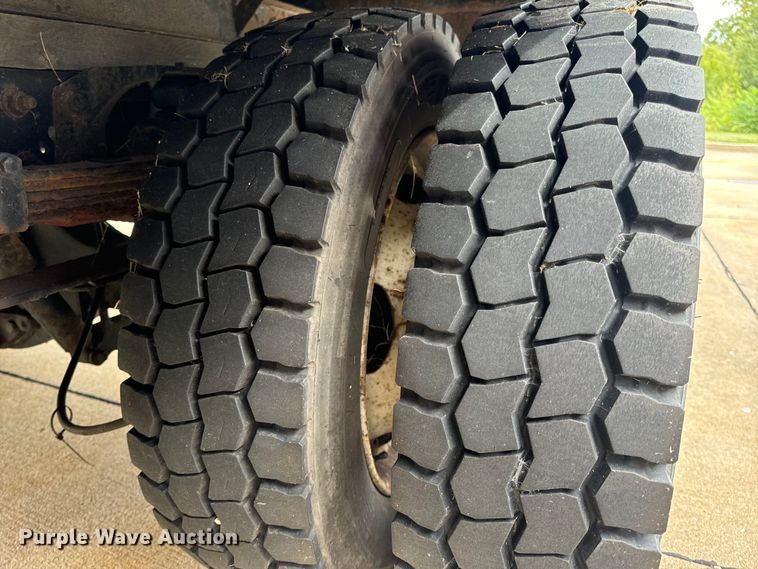 image for item EH7004 2007 Ford LCF 450 Box truck