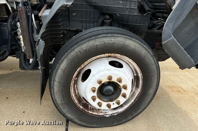 image for item EH7004 2007 Ford LCF 450 Box truck