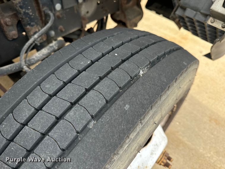 image for item EH7004 2007 Ford LCF 450 Box truck