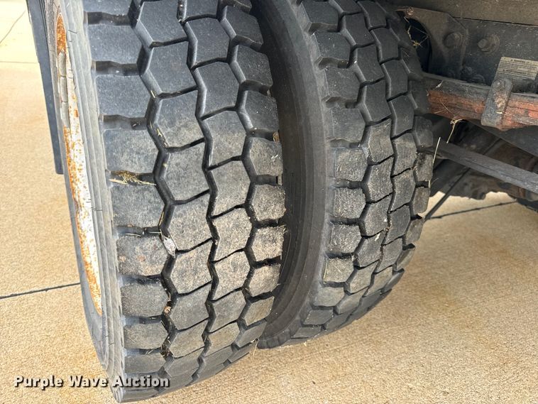 image for item EH7004 2007 Ford LCF 450 Box truck