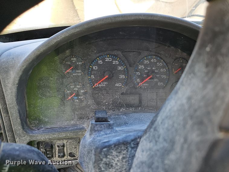 image for item EJ5828 2005 International  4400 dump truck