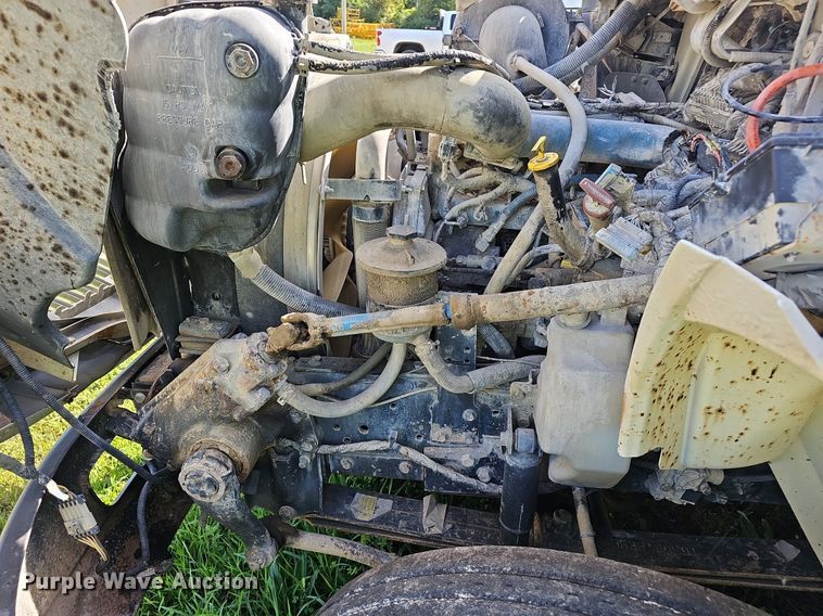 image for item EJ5828 2005 International  4400 dump truck