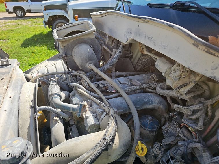 image for item EJ5828 2005 International  4400 dump truck