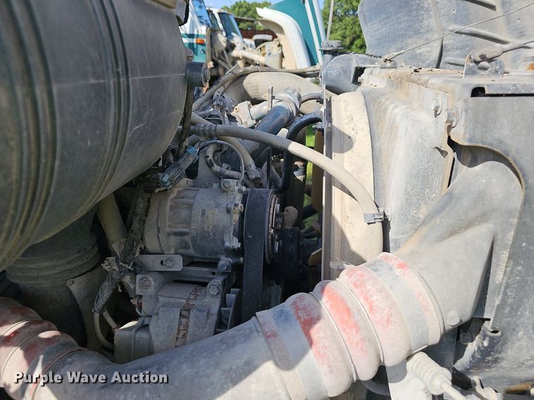 image for item EJ5828 2005 International  4400 dump truck