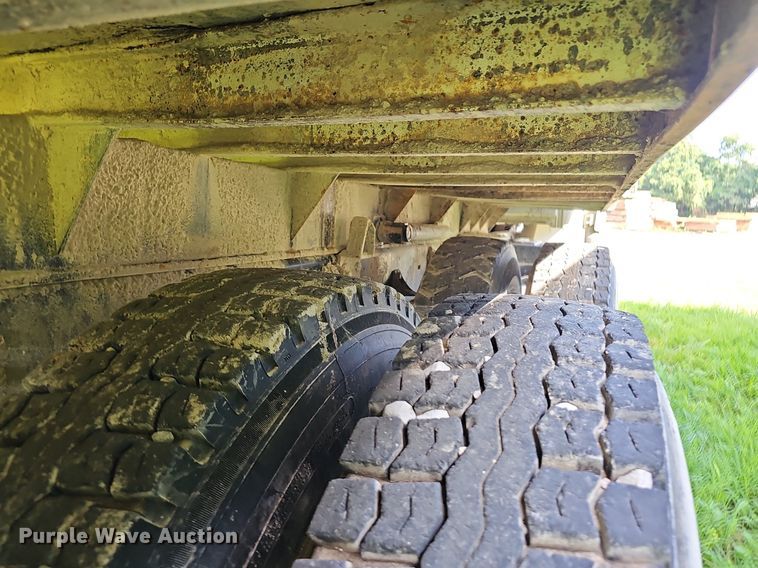 image for item EJ5828 2005 International  4400 dump truck