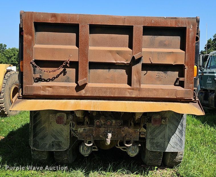 image for item EJ5830 2006 International  4400 dump truck