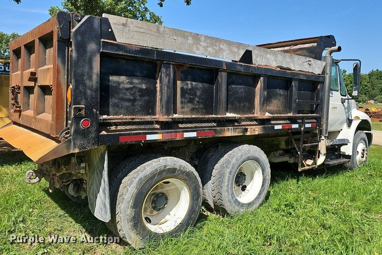 image for item EJ5830 2006 International  4400 dump truck