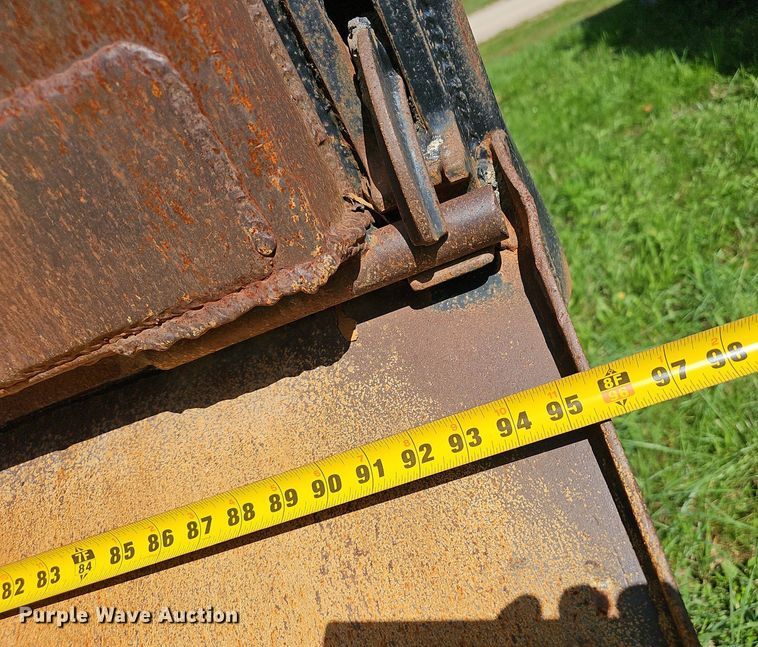 image for item EJ5830 2006 International  4400 dump truck