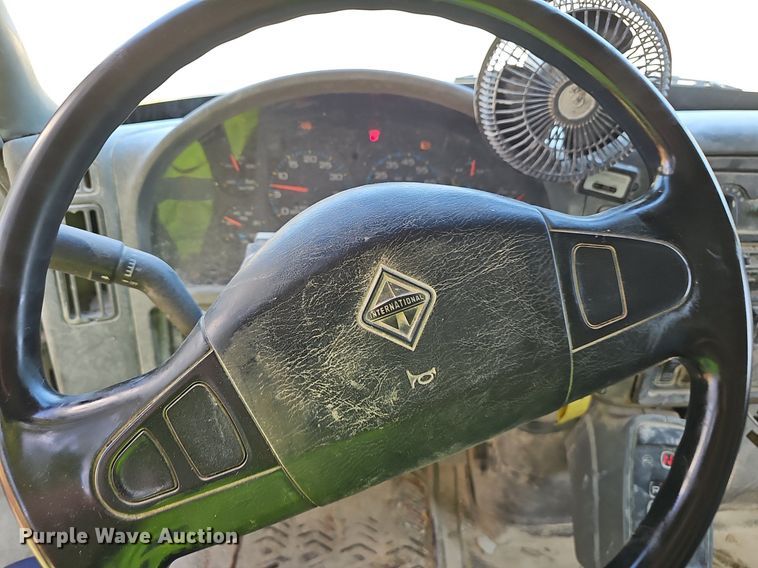 image for item EJ5830 2006 International  4400 dump truck