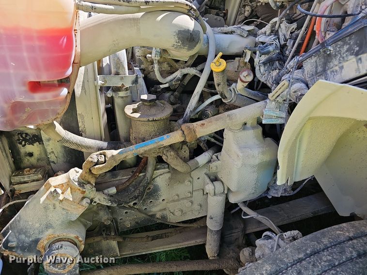 image for item EJ5830 2006 International  4400 dump truck