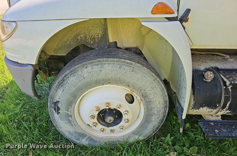 image for item EJ5830 2006 International  4400 dump truck