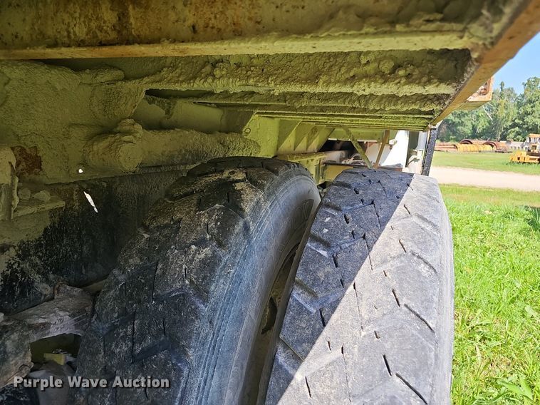 image for item EJ5830 2006 International  4400 dump truck