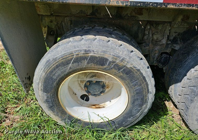 image for item EJ5830 2006 International  4400 dump truck