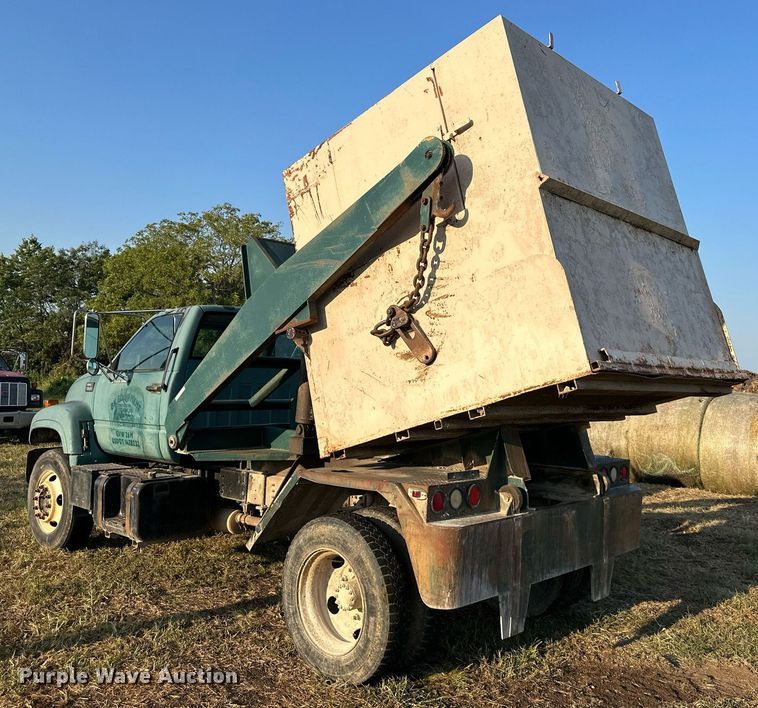 image for item EJ7245 1999 GMC C6500 refuse truck