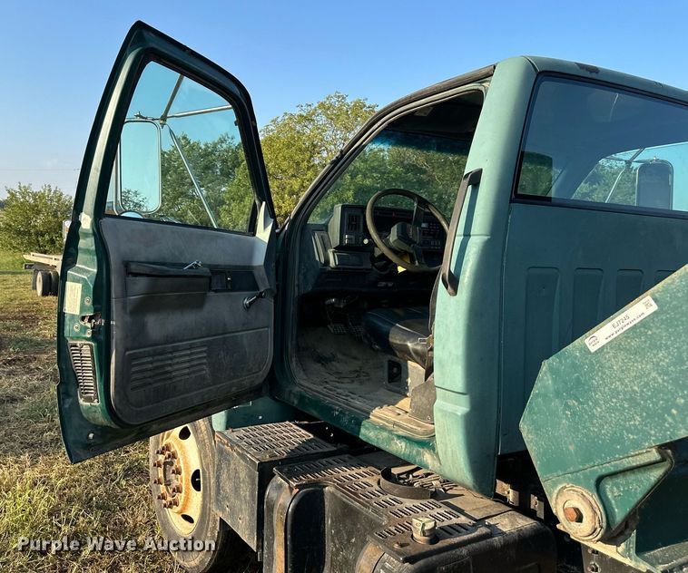 image for item EJ7245 1999 GMC C6500 refuse truck