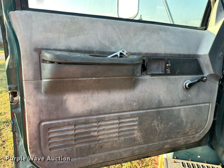 image for item EJ7245 1999 GMC C6500 refuse truck