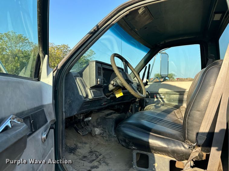 image for item EJ7245 1999 GMC C6500 refuse truck