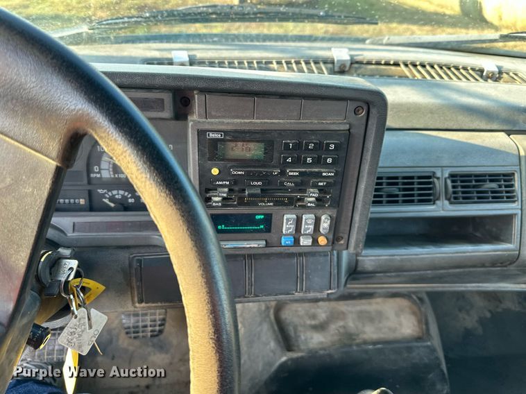 image for item EJ7245 1999 GMC C6500 refuse truck