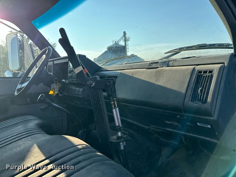 image for item EJ7245 1999 GMC C6500 refuse truck