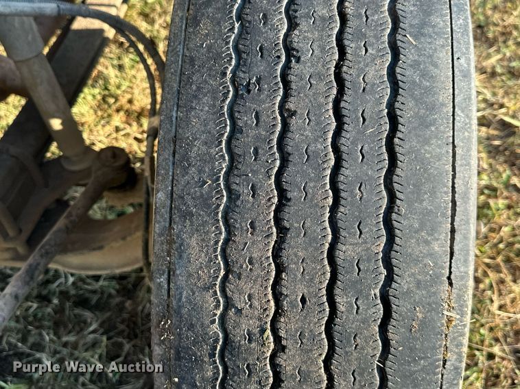 image for item EJ7245 1999 GMC C6500 refuse truck